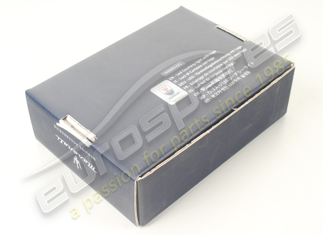 NUOVE MASERATI LUCI DI CORTESIA CON KIT LOGO. NUMERO PARTE 940001321 (6) nuove maserati luci di cortesia con kit logo. numero parte 940001321 (6)