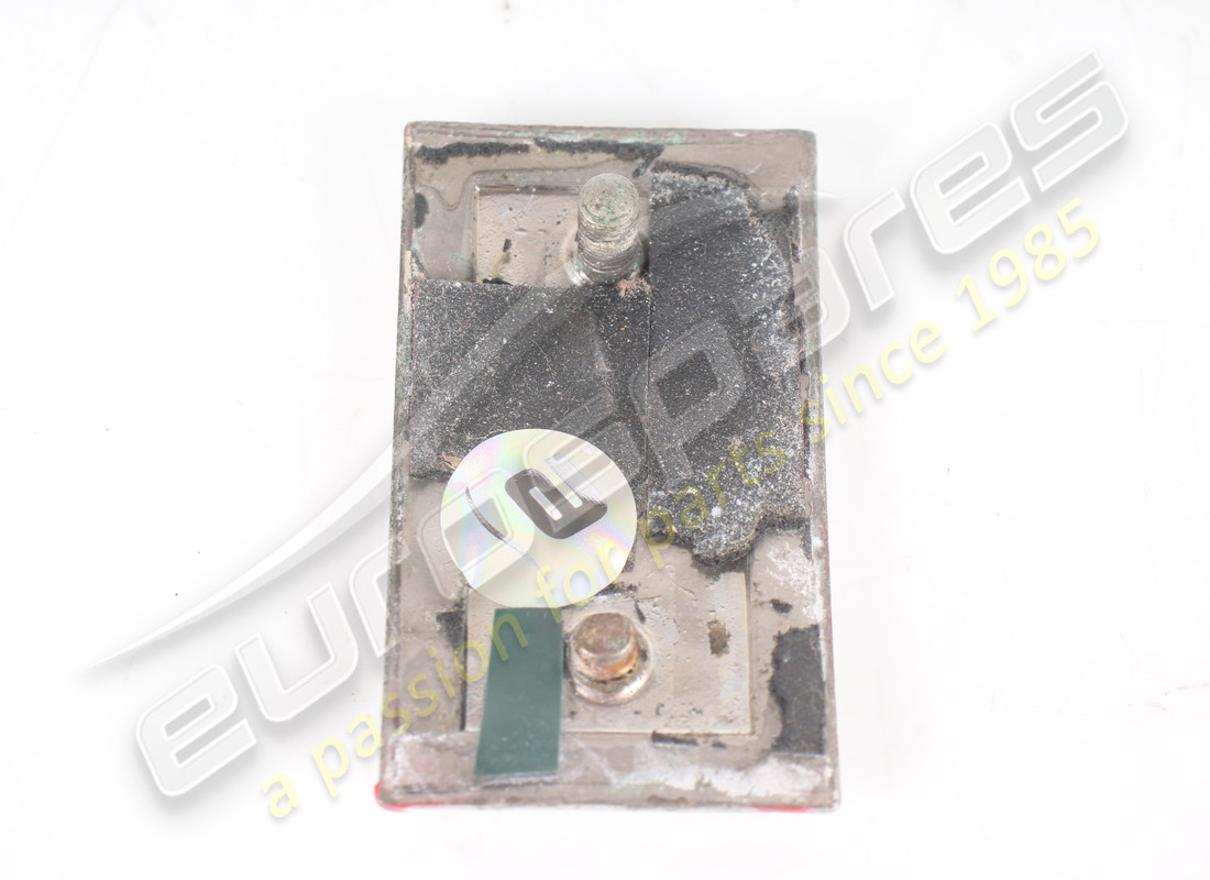 EMBLEMA ADESIVO FERRARI DANNEGGIATO. NUMERO PARTE 60795400 (3) emblema adesivo ferrari danneggiato. numero parte 60795400 (3)