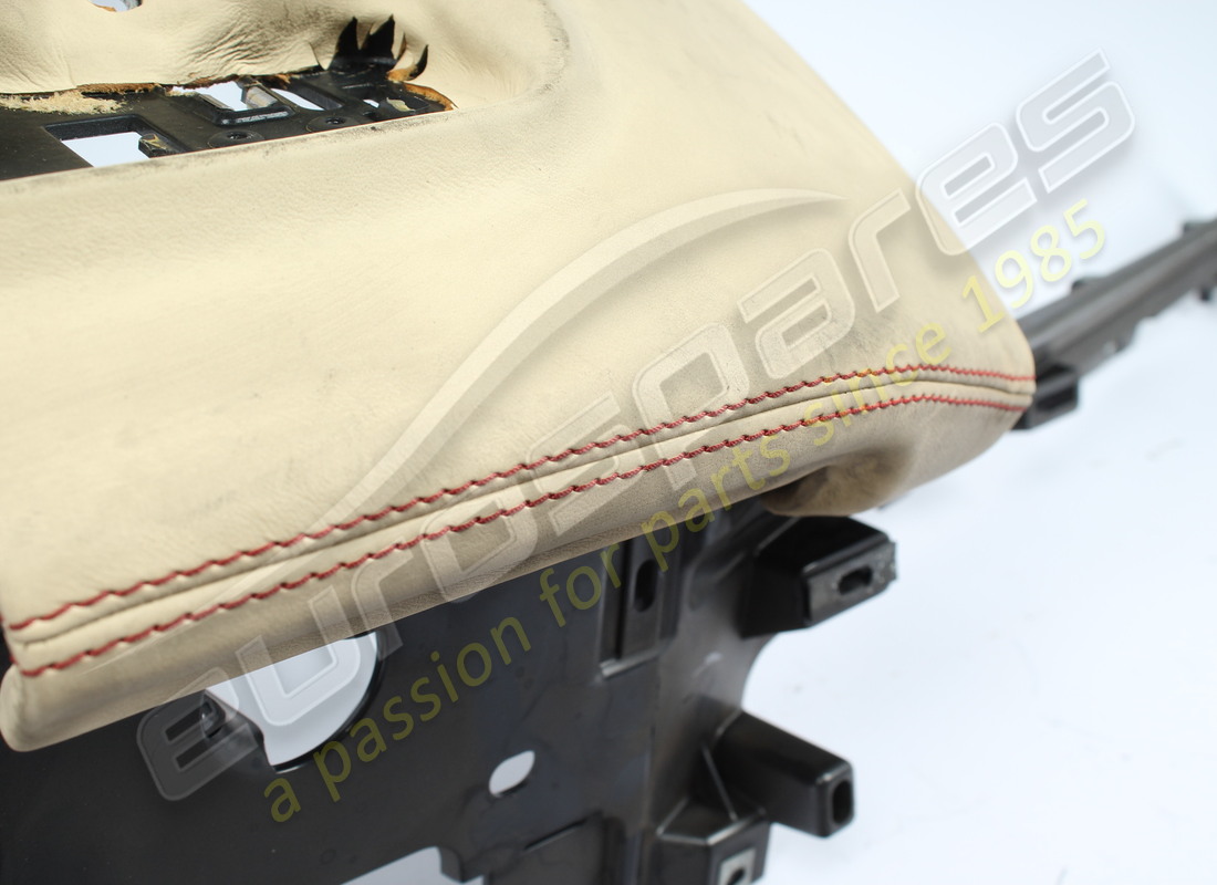 danneggiata ferrari finizione plancia cent.inf.g. numero parte 758665 (3)