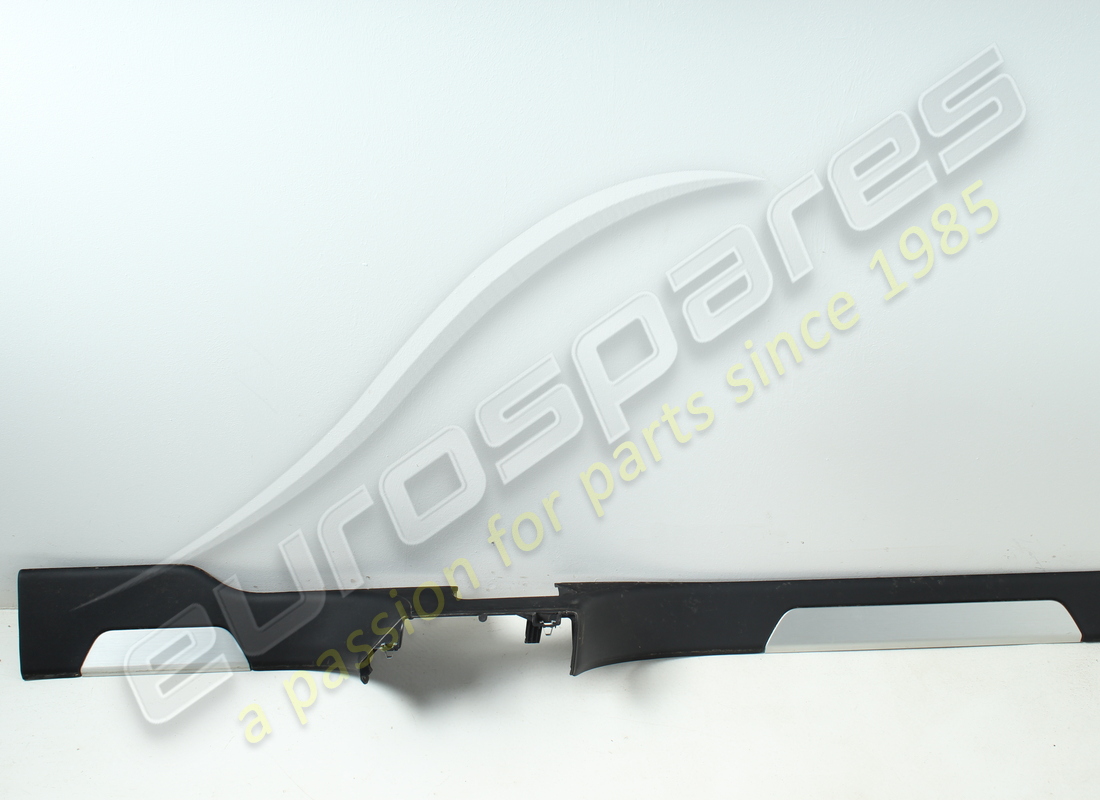 piastra sottoscotto lamborghini usata. numero parte 4ml853370bqg8 (2)