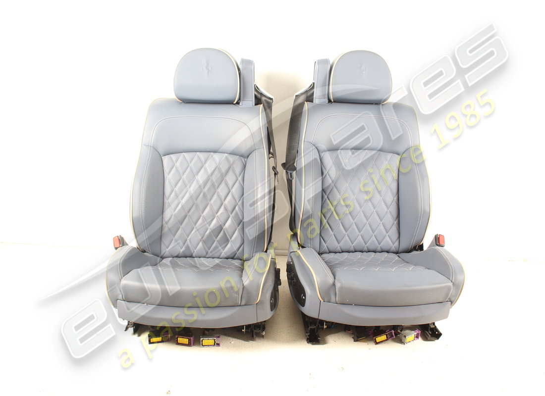 SET DI SEDILI USATI Ferrari NUMERO PARTE EAP1490262 (1) SET DI SEDILI USATI Ferrari NUMERO PARTE EAP1490262 (1)