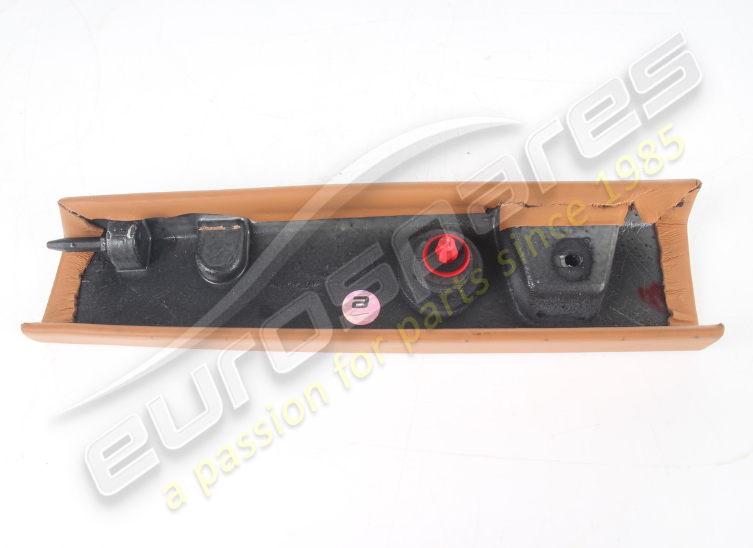 USATO FERRARI RIVEST. PORTELLONE LAT. PELL. NUMERO PARTE 87001300 (2) usato ferrari rivest. portellone lat. pell. numero parte 87001300 (2)