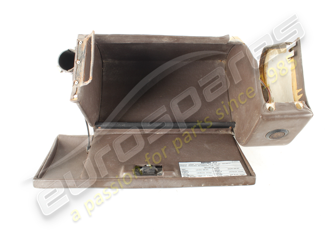 VANO PORTAOGGETTI CON SPORTELLO USATO FERRARI. NUMERO PARTE EAP1726483 (6) vano portaoggetti con sportello usato ferrari. numero parte eap1726483 (6)