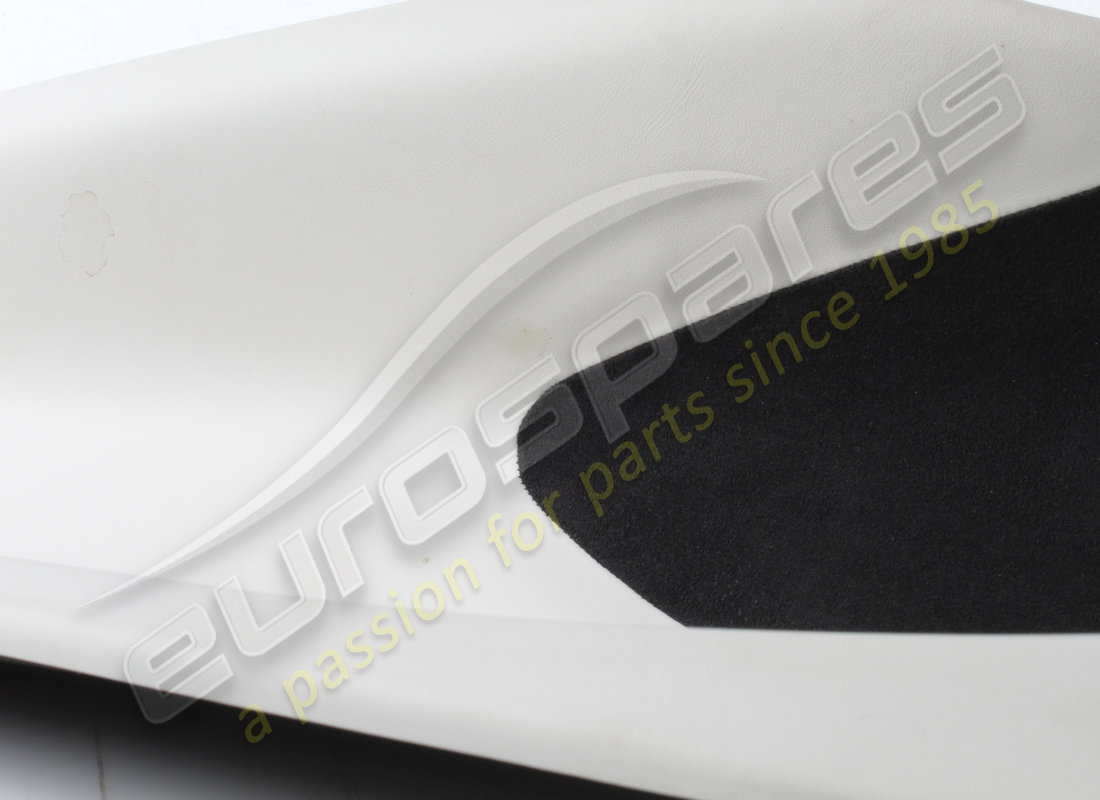 USATO FERRARI MEDAGLIONE DX SELLATO COMPLETO. NUMERO PARTE 785010 (3) usato ferrari medaglione dx sellato completo. numero parte 785010 (3)