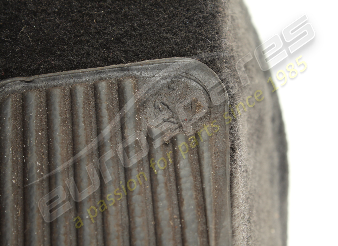 copertura laterale dx usata ferrari. numero parte 651142.. (3)