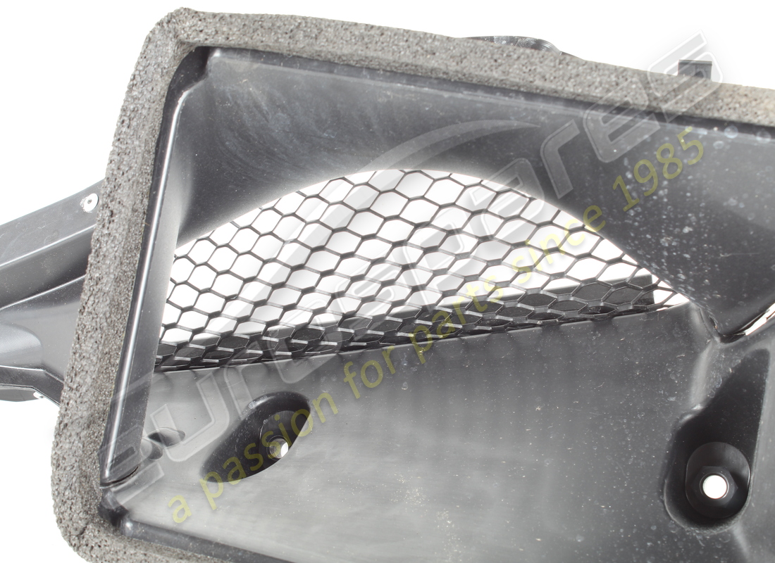 USATO FERRARI CONVOGLIATORE POSTERIORE SX. NUMERO PARTE 770227 (3) usato ferrari convogliatore posteriore sx. numero parte 770227 (3)