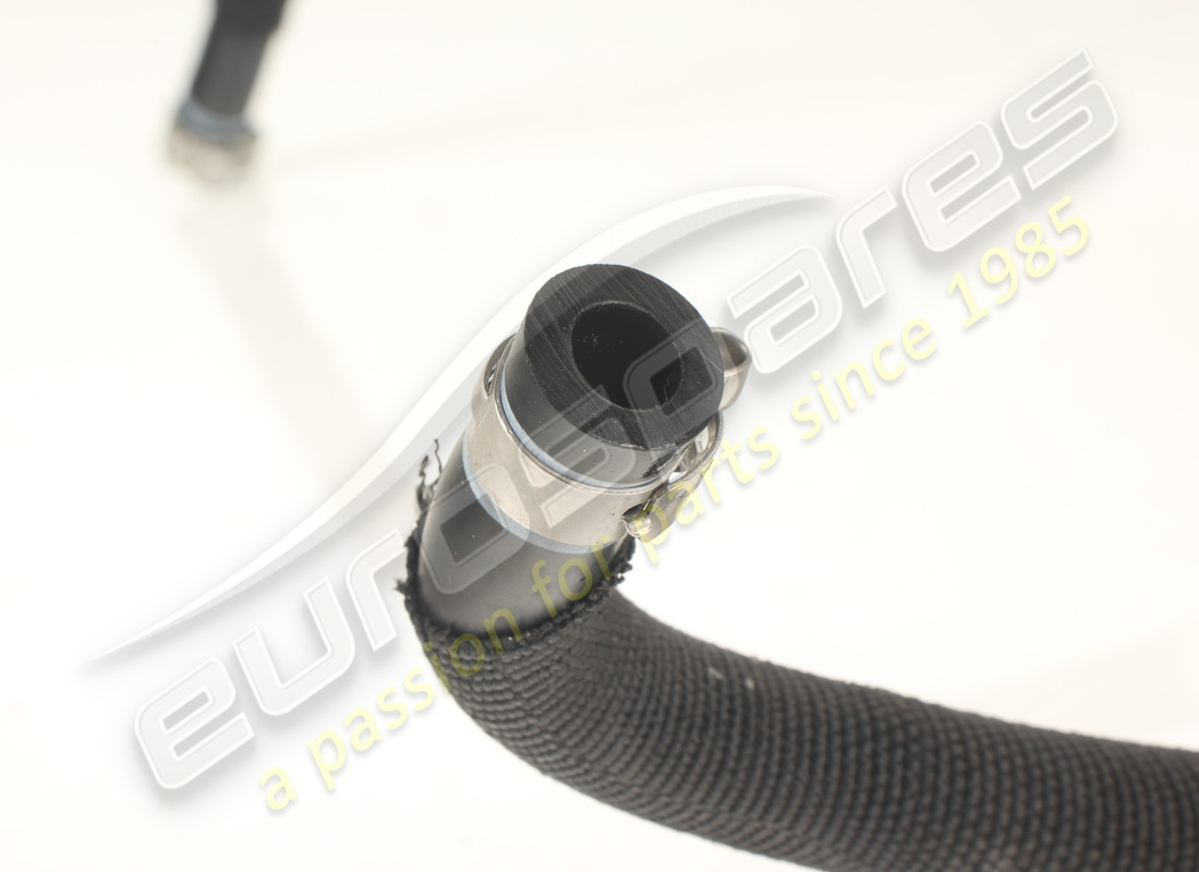 tubo ferrari usato. numero parte 905982 (2)