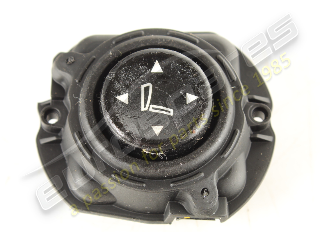 PULSANTE DI CONTROLLO DEL SEDILE POSTERIORE DESTRO USATO Maserati. NUMERO PARTE 203491 (1)