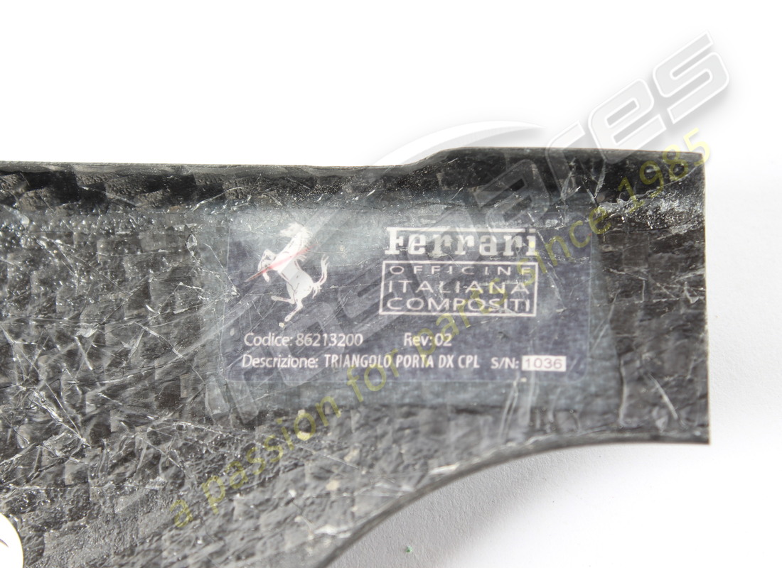 usato ferrari triangolo angolo porta destra. numero parte 86213200 (4)