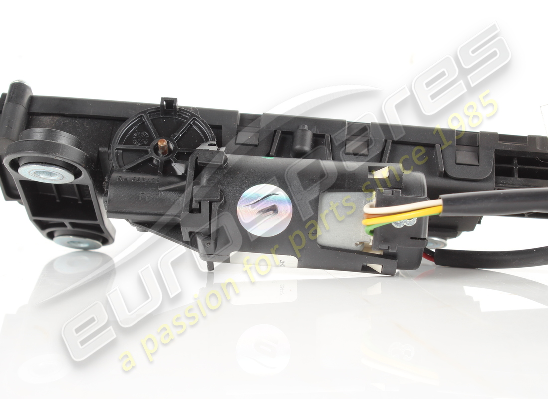 estensione cinghia dx usata ferrari. numero parte 81913500 (4)