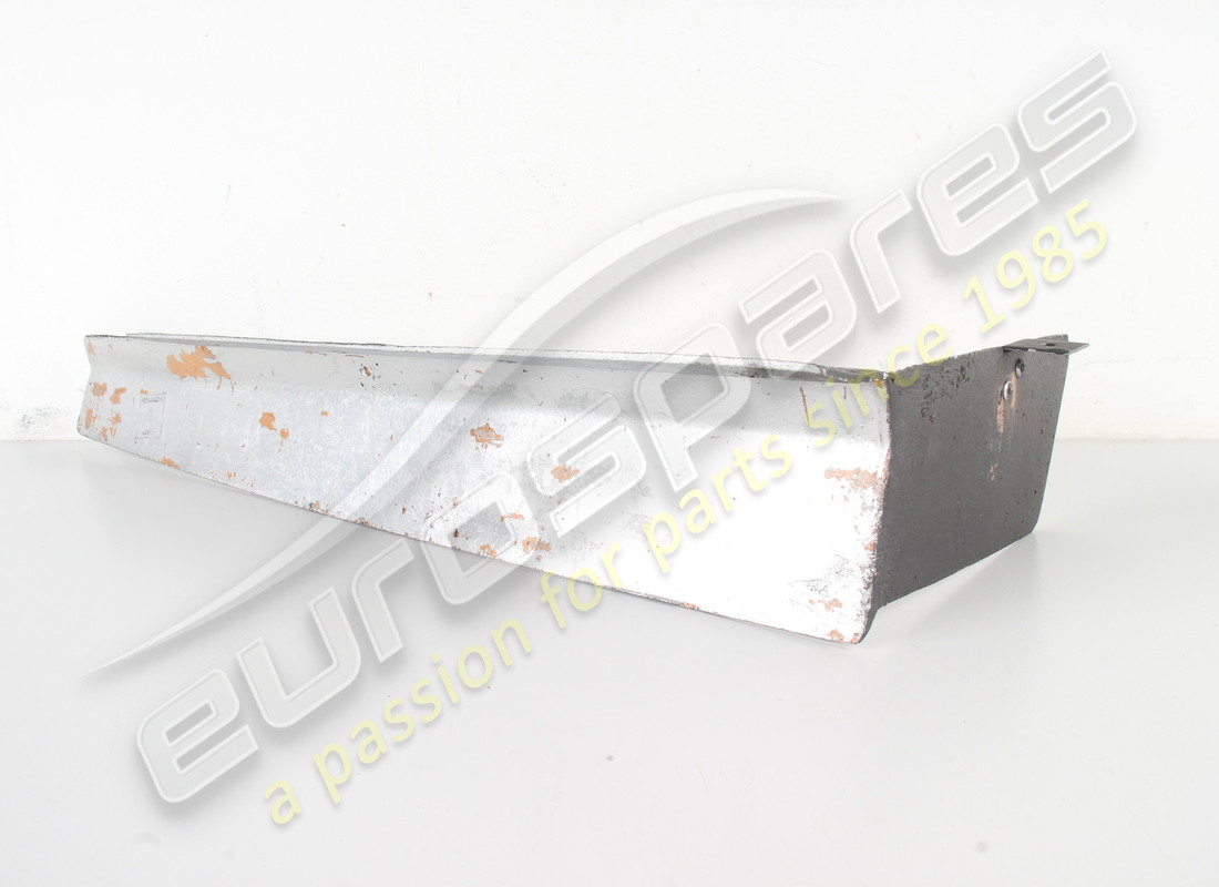 nuova ferrari protezione fanale posteriore destro. codice articolo 63307300 (2)