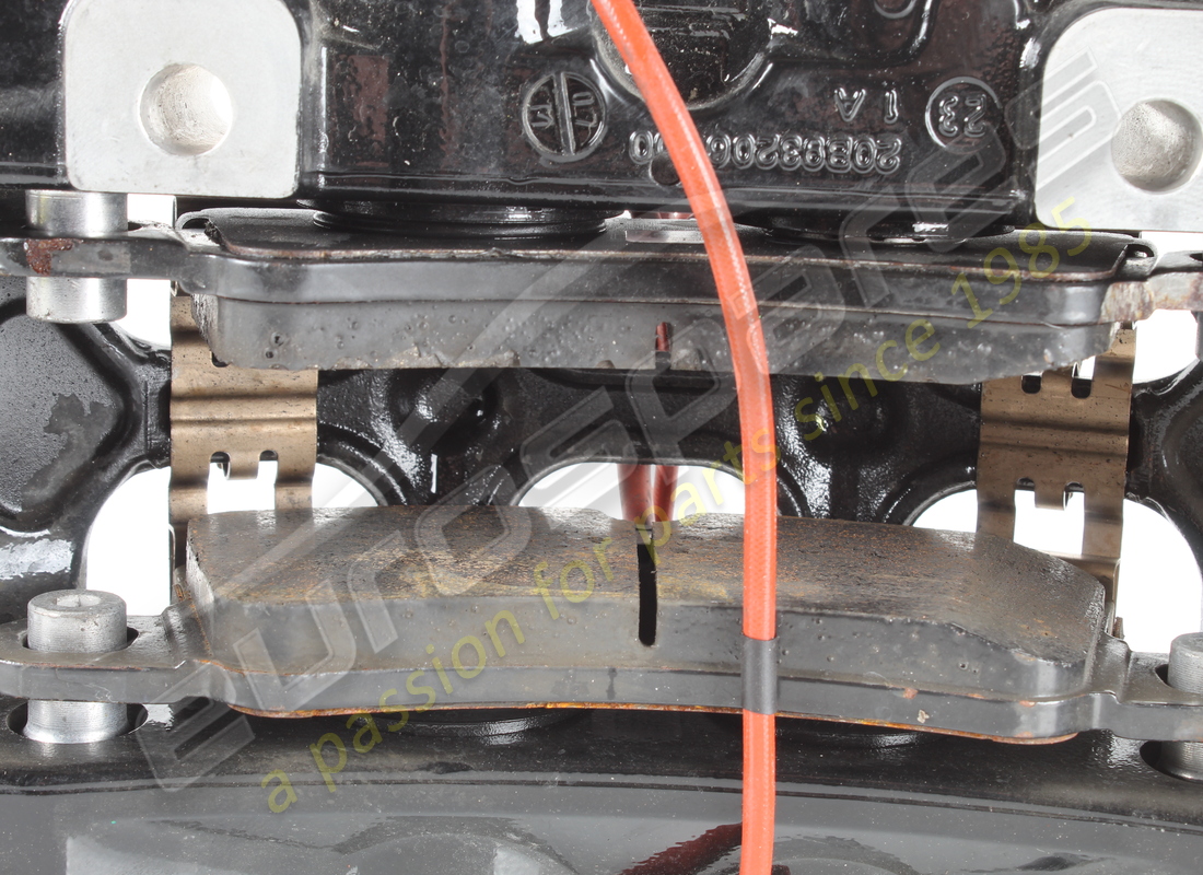 pinza posteriore destra completa usata ferrari. numero parte 776926 (6)