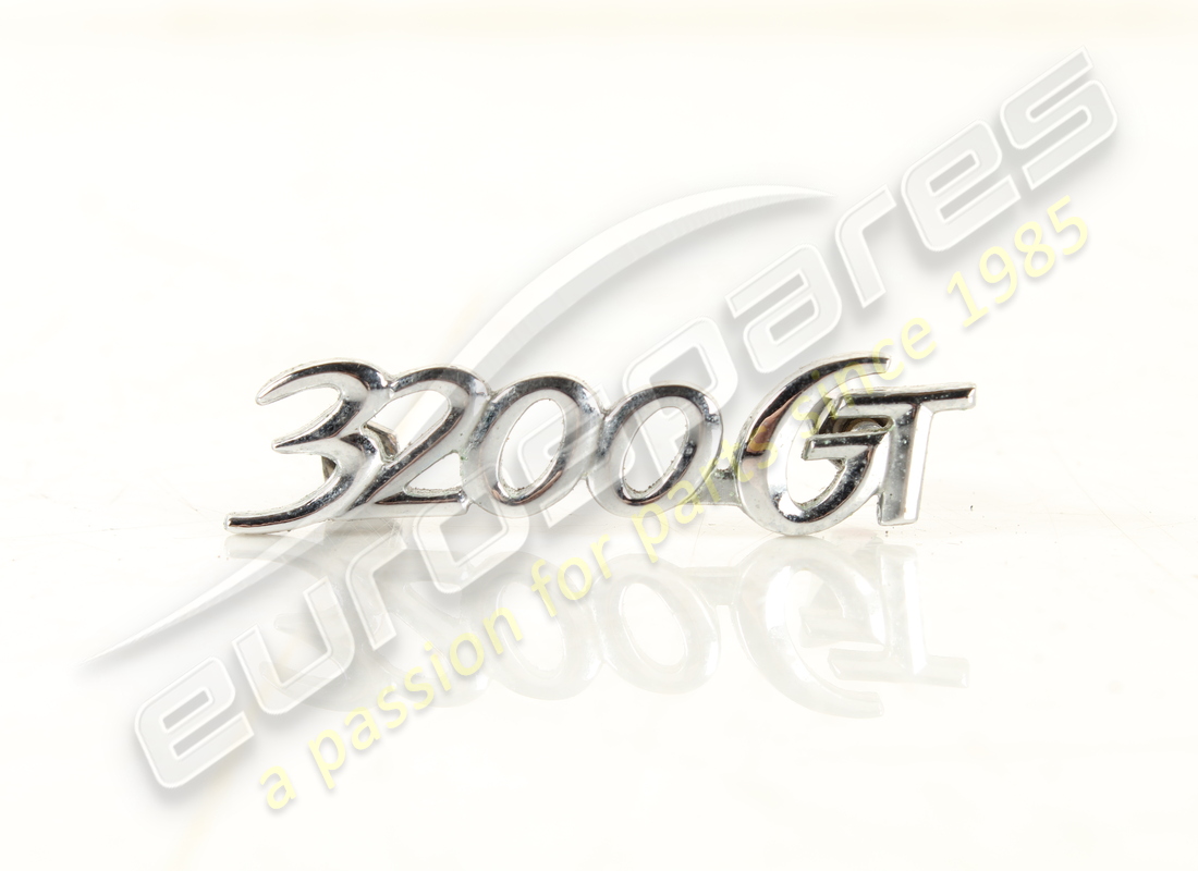 EMBLEMA Maserati 3200GT USATO. NUMERO PARTE 382300840 (1)