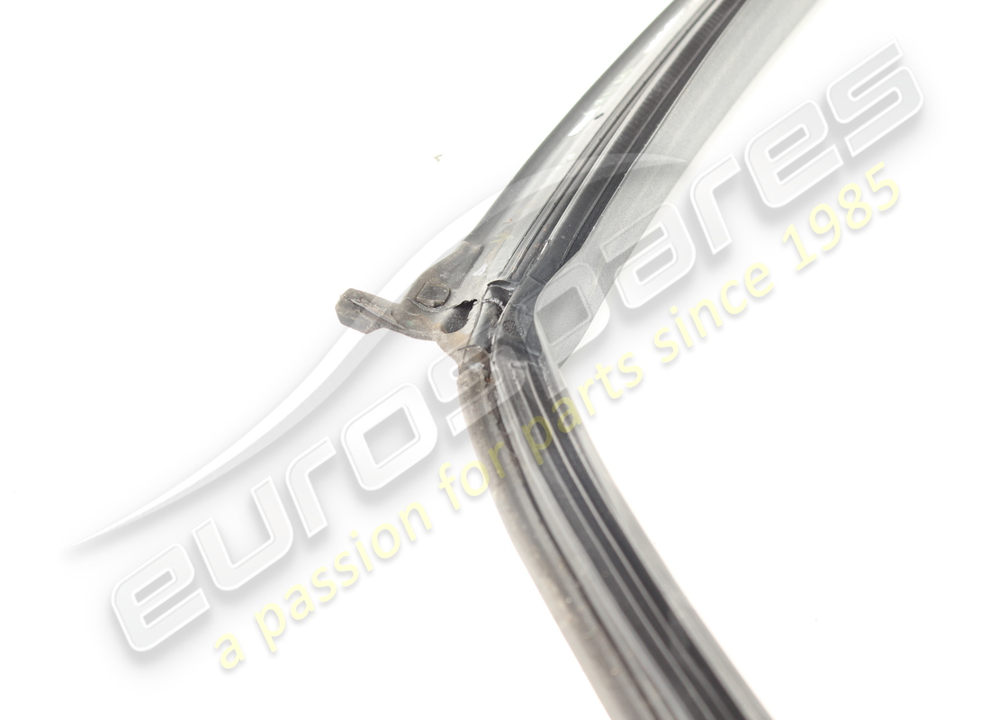 guarnizione porta posteriore dx usata maserati. numero parte 670030424 (3)
