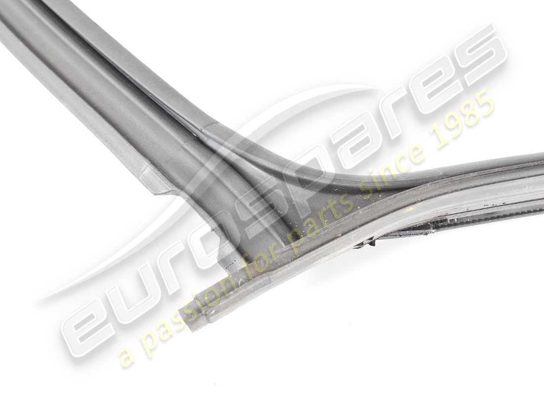 guarnizione porta posteriore dx usata maserati. numero parte 670030424 (2)