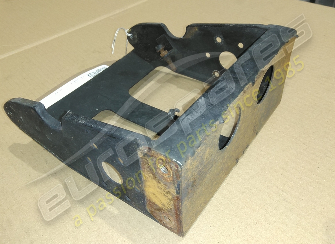 PANNELLO DI MONTAGGIO DELLA LAMPADA FRONTALE DESTRA USATO Ferrari . NUMERO PARTE 40238107 (1)