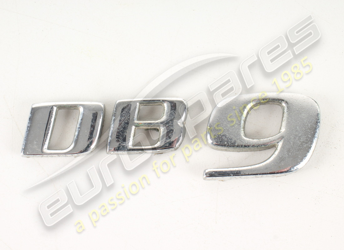 DISTINTIVO Aston Martin USATO, DB9 . NUMERO PARTE 4G43001B40AB (1)