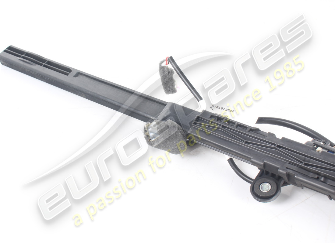 estensione cinghia dx usata ferrari. numero parte 81913500 (3)