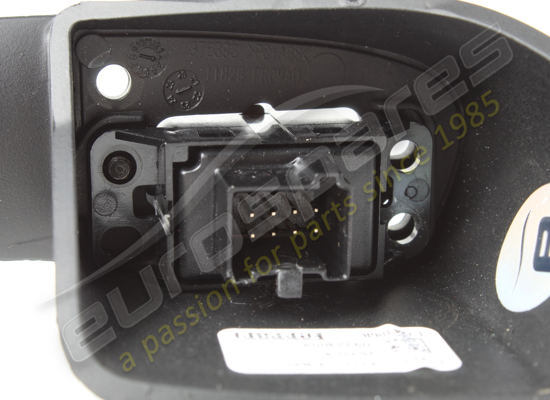 USATO FERRARI MANIGLIONE MOSTRINA SUPERIORE. NUMERO PARTE 764154 (3) usato ferrari maniglione mostrina superiore. numero parte 764154 (3)