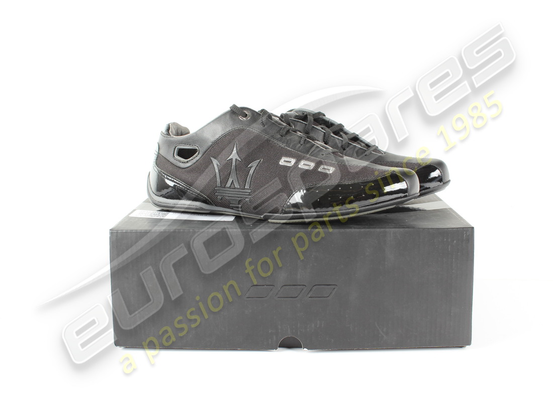 NUOVO TRAINER PER MC MASERATI MASERATI 42. NUMERO PARTE 920002383 (2) nuovo trainer per mc maserati maserati 42. numero parte 920002383 (2)