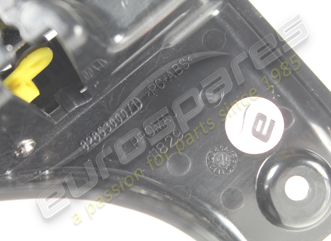 copertura gancio separatore rh usata ferrari. numero parte 82853000 (5)
