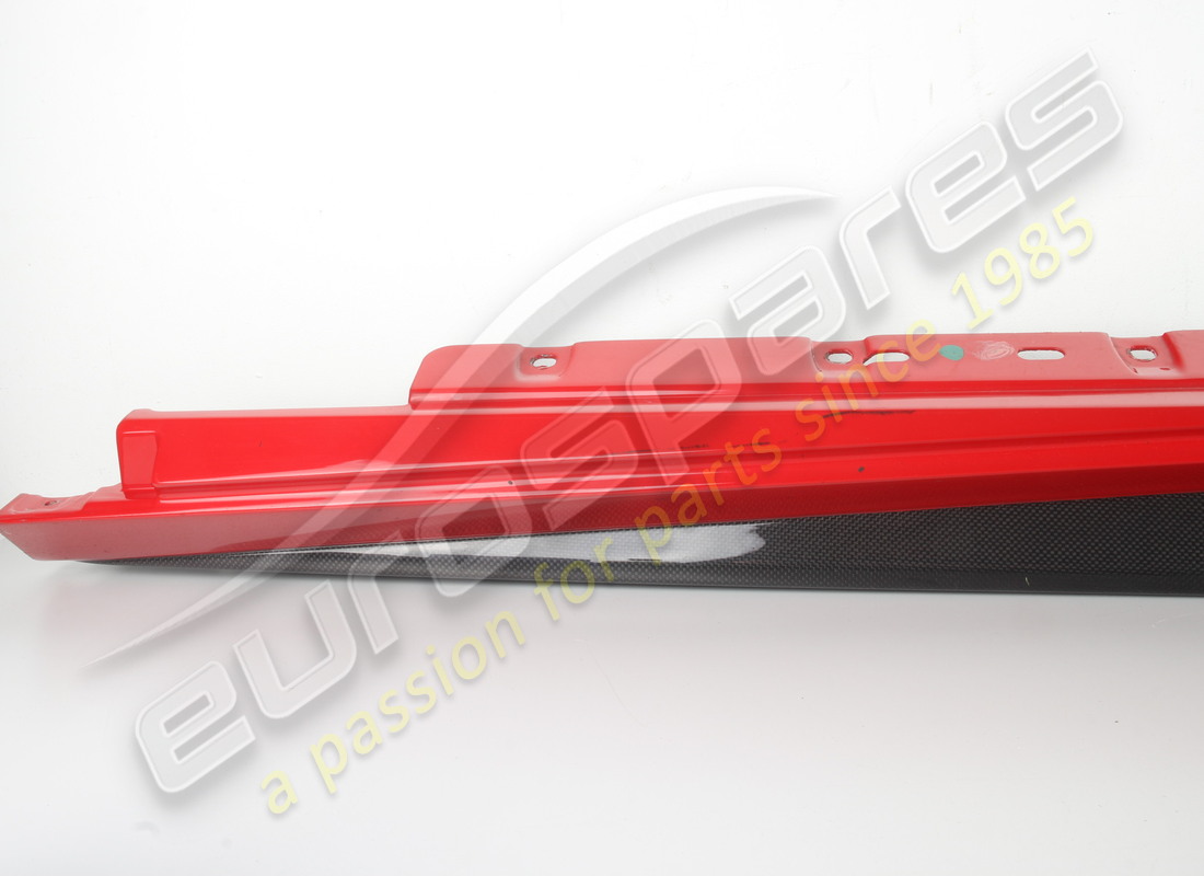 rivestimento sottoporta sx usato ferrari. numero parte 86936410 (2)