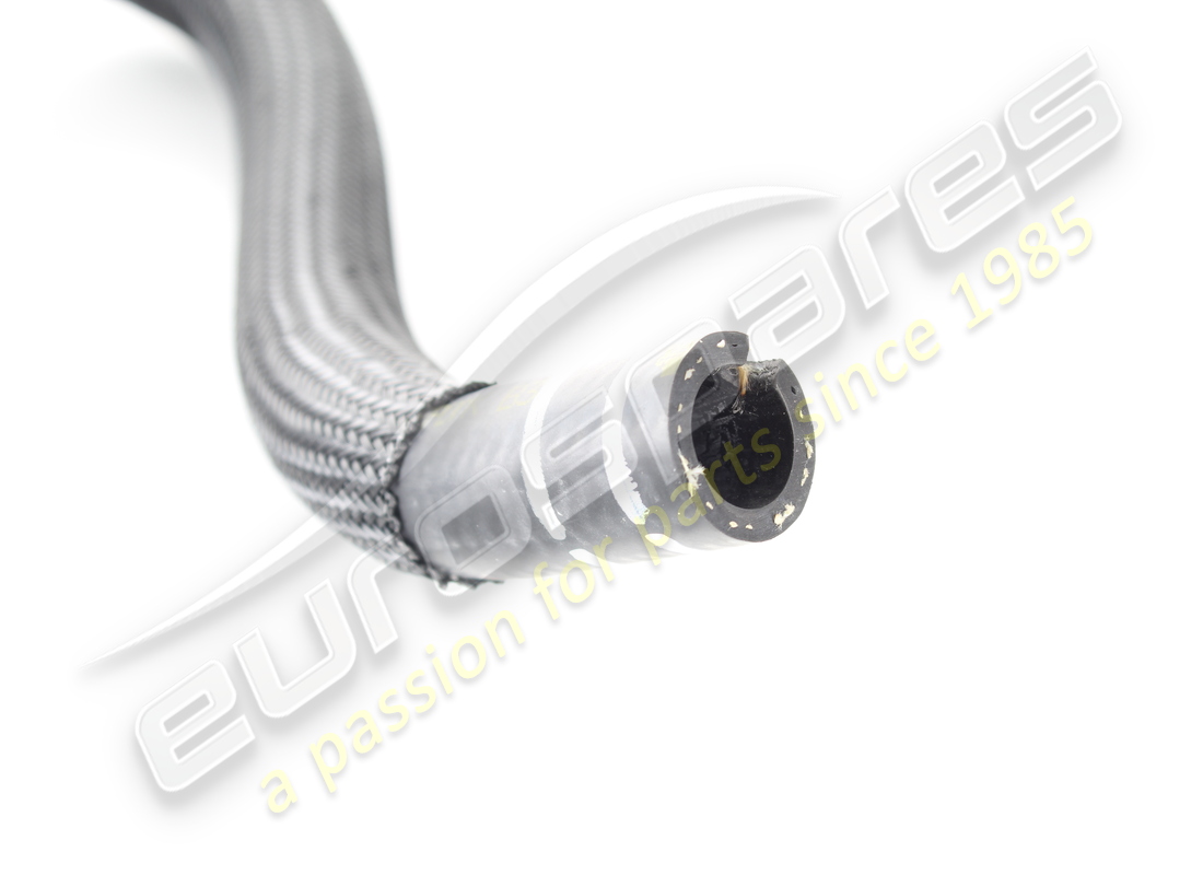 NUOVO MASERATI TUBO DELL'ACQUA DALLO SCAMBIO OLIO A. NUMERO PARTE 670007589 (2) nuovo maserati tubo dell'acqua dallo scambio olio a. numero parte 670007589 (2)