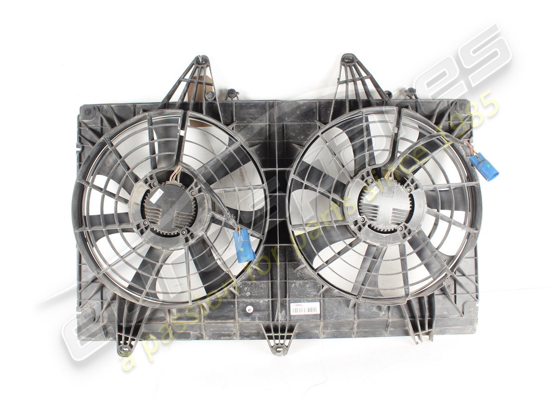 COFANO DANNEGGIATO Ferrari CON VENTOLE ELETTRICHE. NUMERO PARTE 267211 (1)
