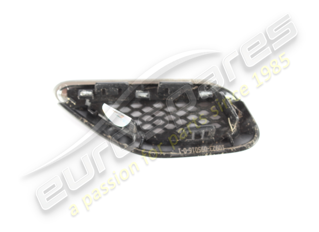 sfiato aria laterale dx usato maserati. numero parte 670197651 (2)