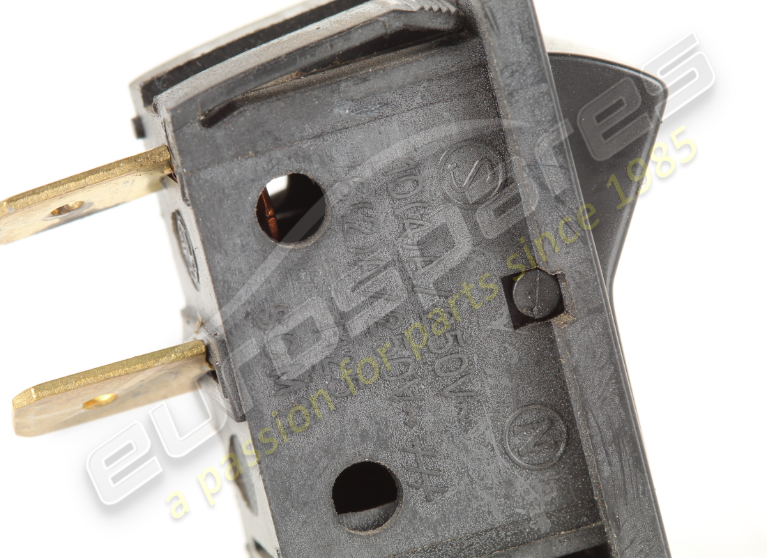 INTERRUTTORE LUCE VANO PORTAOGGETTI USATO FERRARI. NUMERO PARTE 60743000 (3) interruttore luce vano portaoggetti usato ferrari. numero parte 60743000 (3)