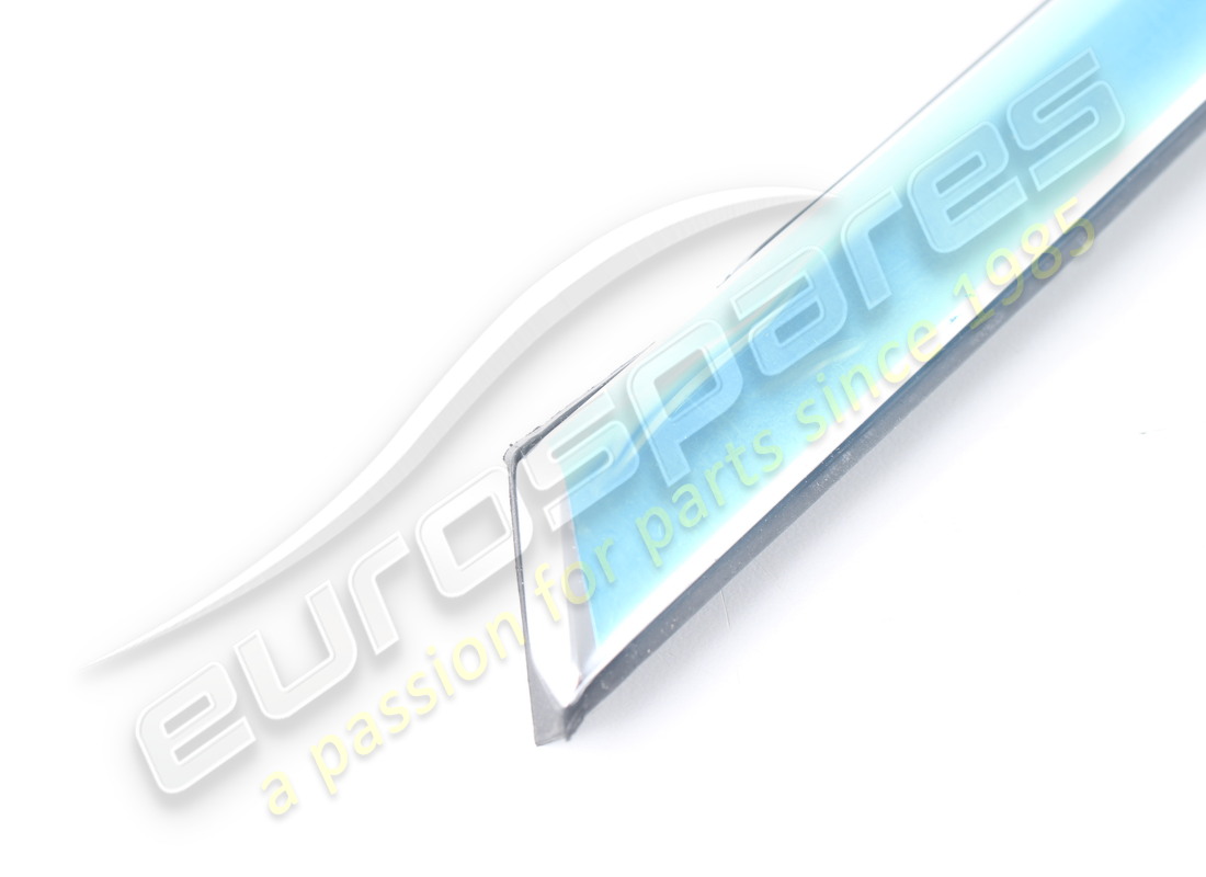 NUOVO MASERATI GUARNIZIONE RASCHIATORE VETRO ANTERIORE SX. NUMERO PARTE 670157599 (2) nuovo maserati guarnizione raschiatore vetro anteriore sx. numero parte 670157599 (2)