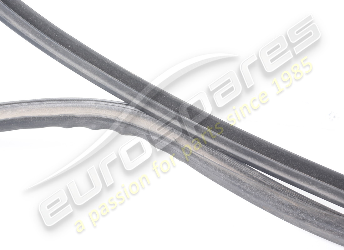 NUOVO (ALTRO) FERRARI MODANATURA COMPLETA PER LUNOTTO POSTERIORE. NUMERO PARTE 65649400 (2) nuovo (altro) ferrari modanatura completa per lunotto posteriore. numero parte 65649400 (2)