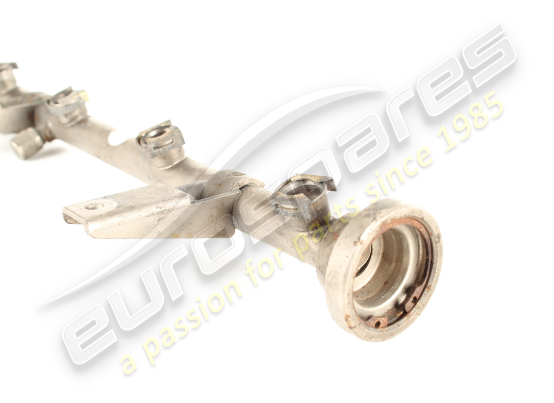 tubo carburante testata destro usato maserati. numero parte 585060002 (3)