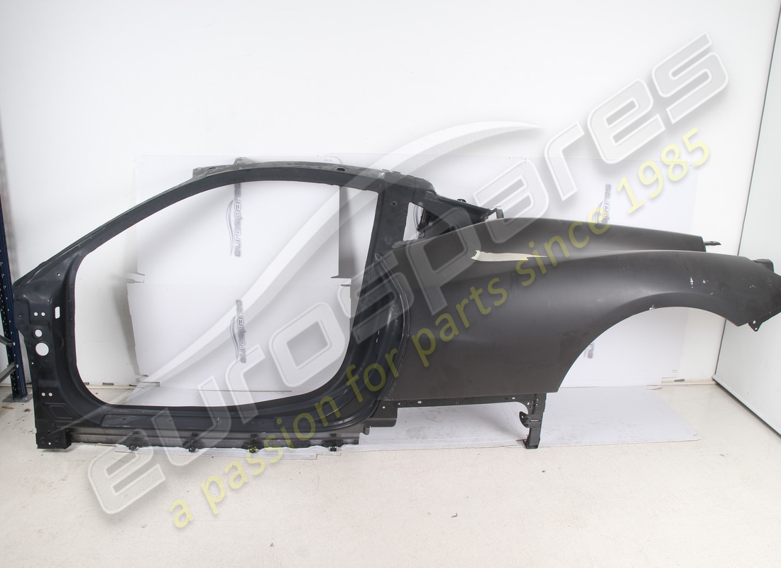 NUOVO (ALTRO) Ferrari FIANCO SX . NUMERO PARTE 81288211 (1)