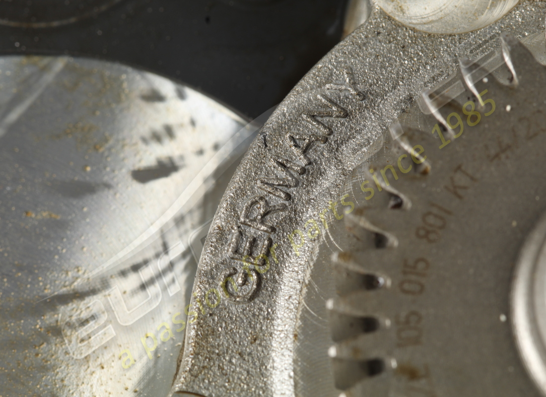 POMPA DELL'ACQUA LAMBORGHINI USATA. NUMERO PARTE 0P2121014F (4) pompa dell'acqua lamborghini usata. numero parte 0p2121014f (4)