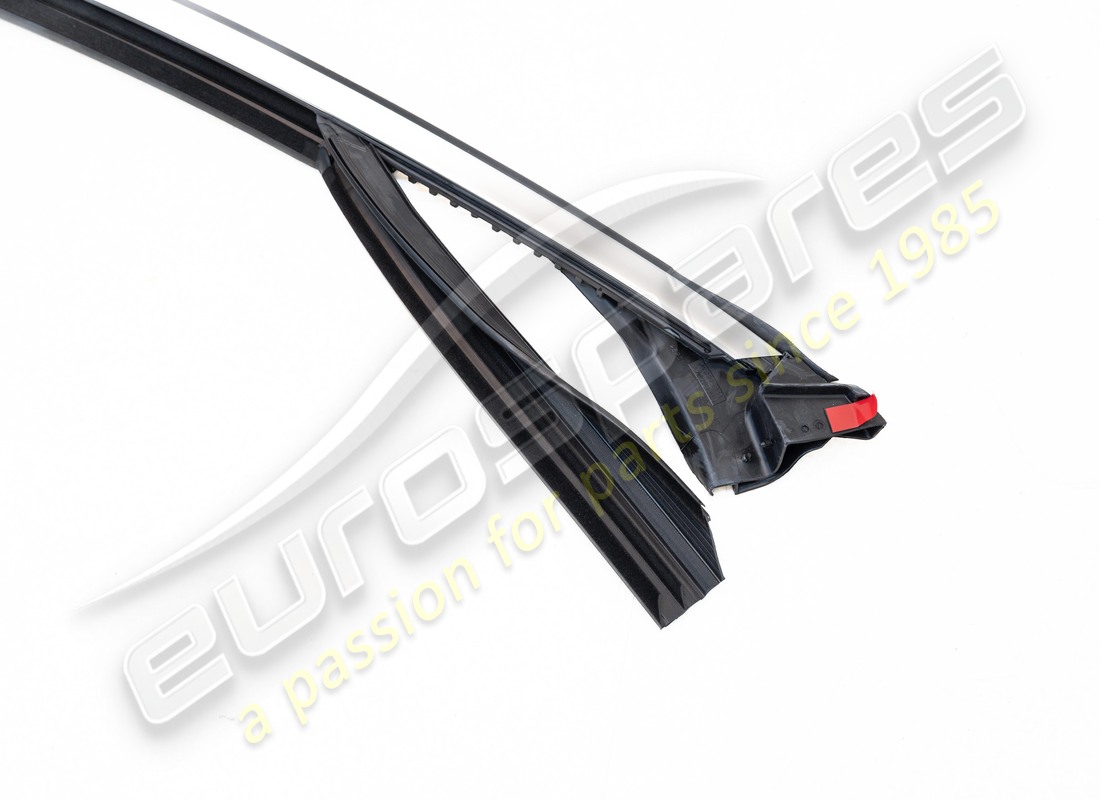 NUOVA MASERATI GUARNIZIONE ANTERIORE DX. NUMERO PARTE 670295991 (2) nuova maserati guarnizione anteriore dx. numero parte 670295991 (2)