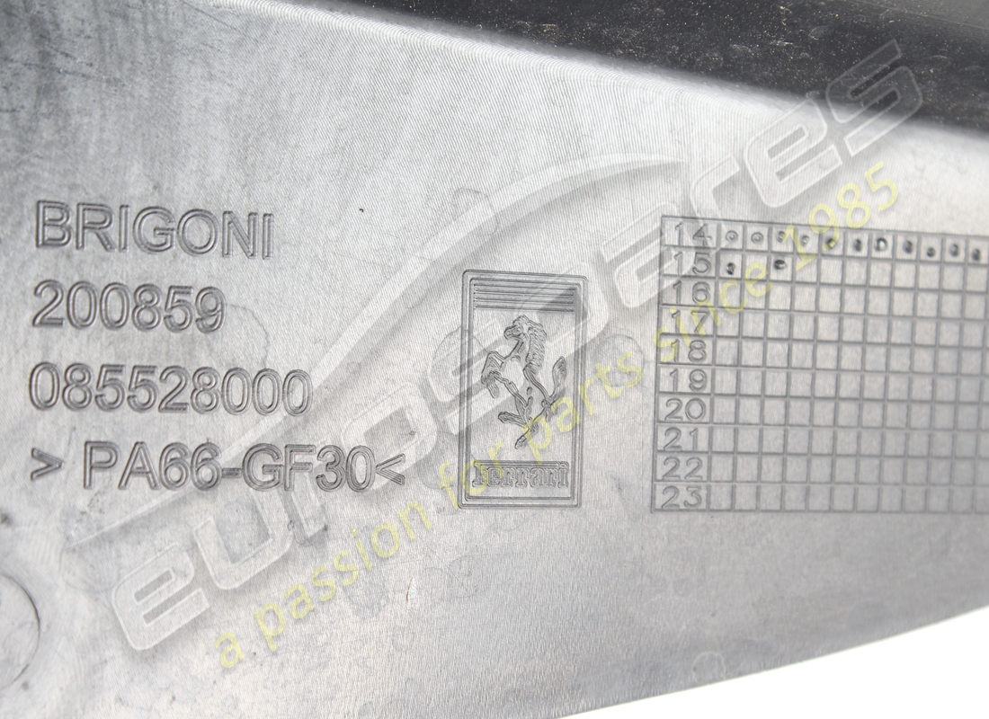 vano motore destro completo ferrari usato. numero parte 85527900 (3)