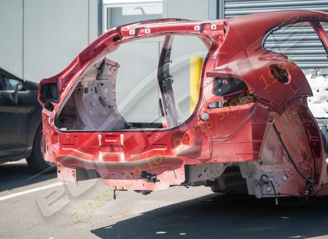 telaio posteriore ferrari usato. numero parte eap1552617 (2)