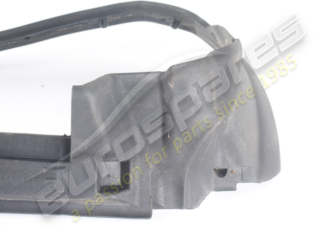 raschietto interno finestrino sx usato ferrari. numero parte 86871600 (2)
