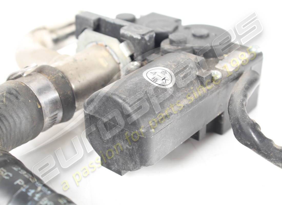 usata ferrari valvola tgk dx. numero parte 67635900 (4)