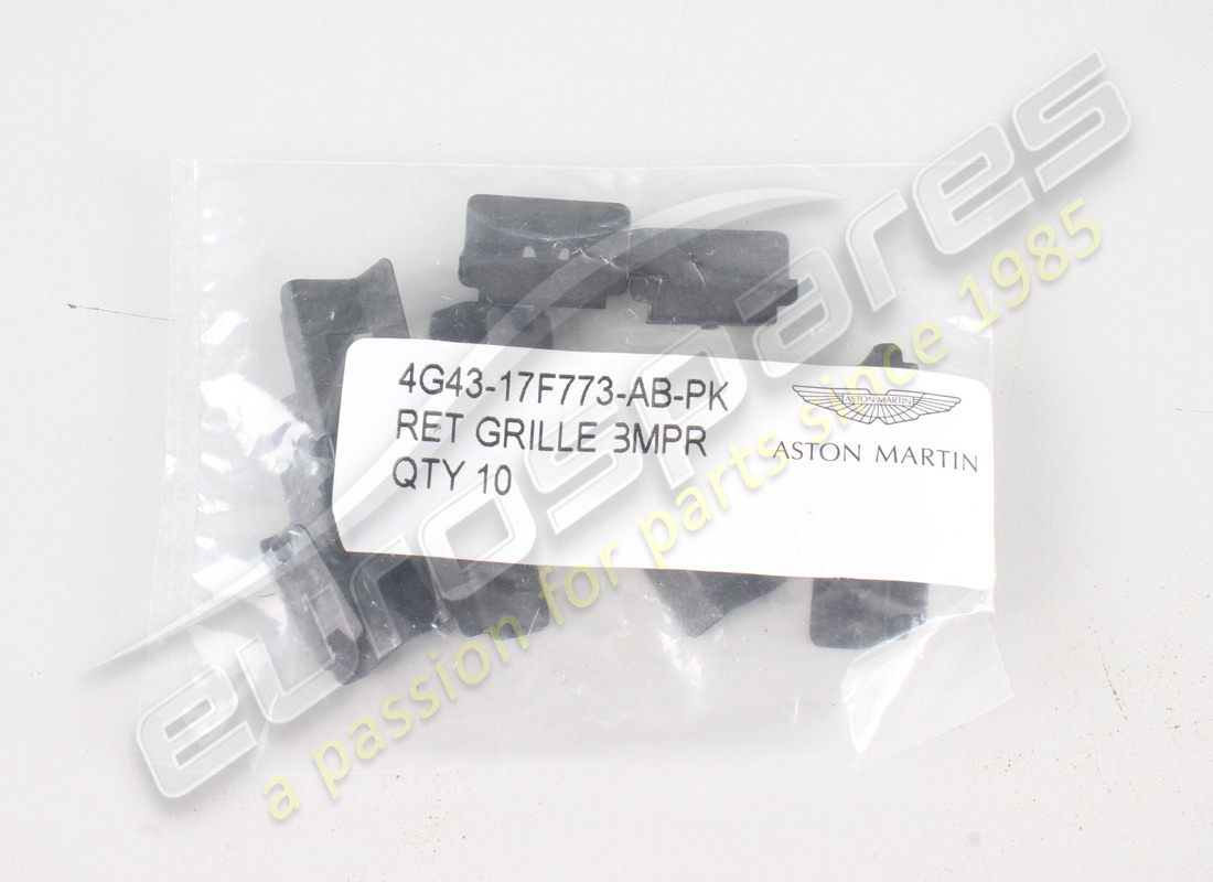 nuovo aston martin fermo per griglia paraurti anteriore. codice articolo 4g4317f773abpk (1)