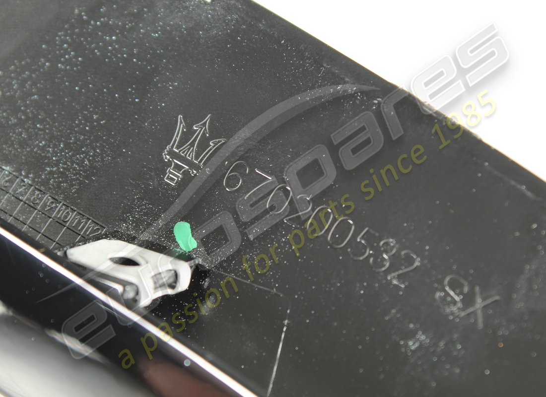 nuova maserati modanatura lato sx. numero parte 670240177 (3)