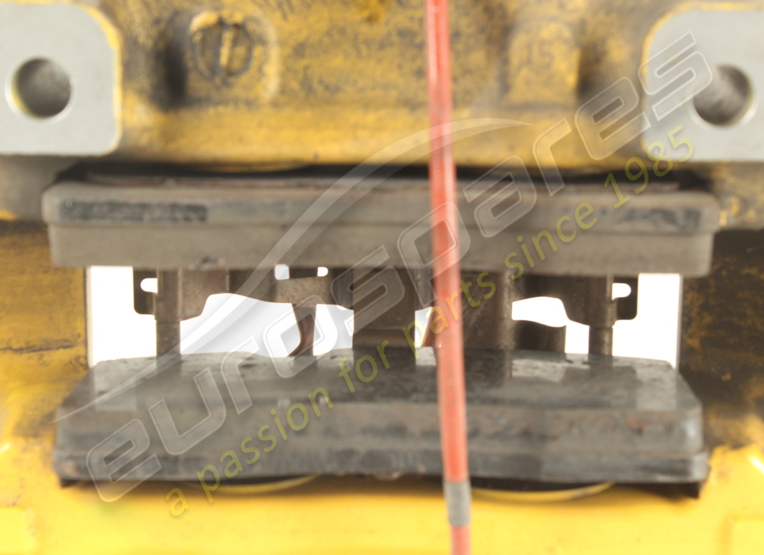 pinza posteriore sx usata ferrari con pastiglie. numero parte 311676 (4)