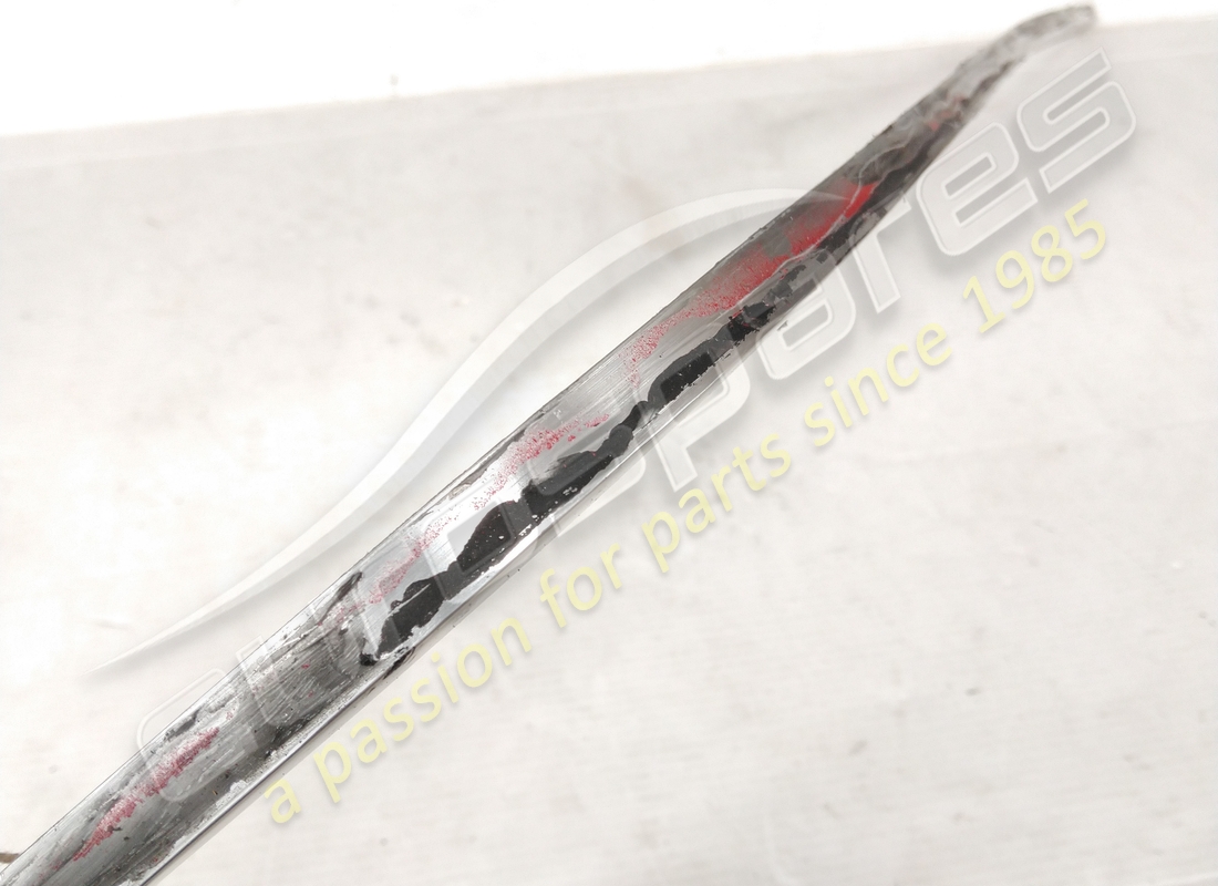 set modanatura parabrezza ferrari usato 308gt4. numero parte 40022204a (2)