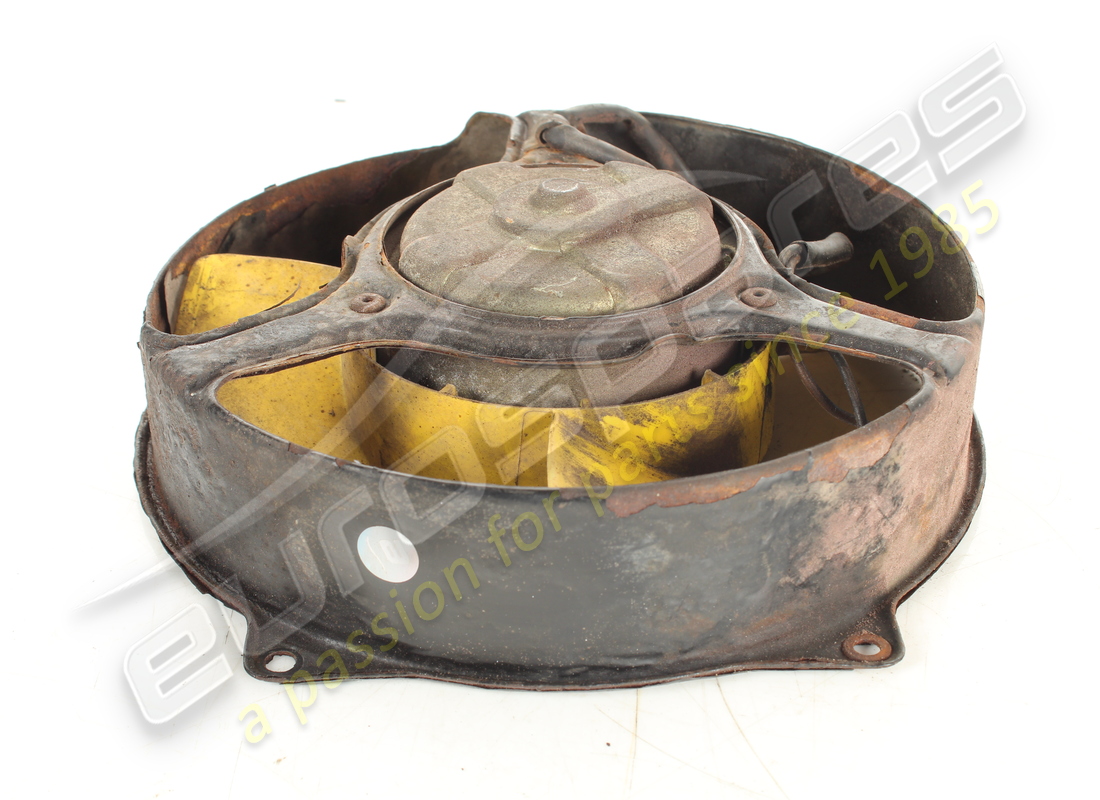 GRUPPO MOTORE VENTOLA ELETTRICA USATO Ferrari. NUMERO PARTE 121161 (1)