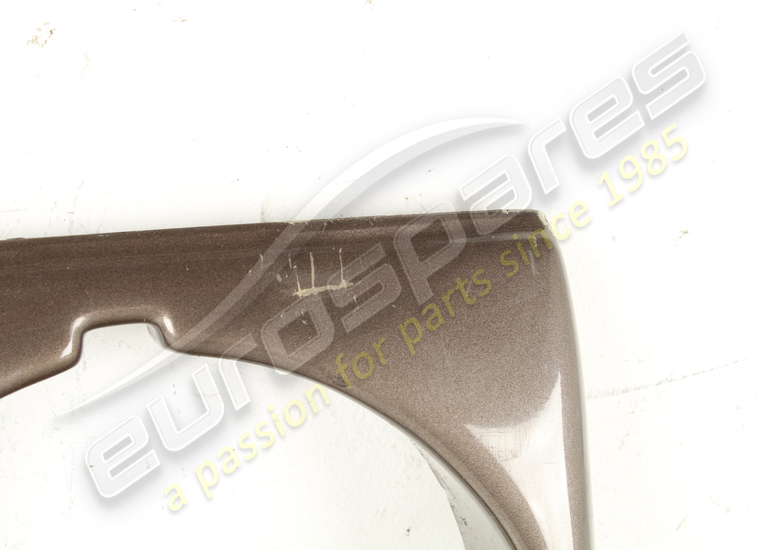 cornice del faro anteriore destro danneggiata ferrari. numero parte 2558203200 (3)