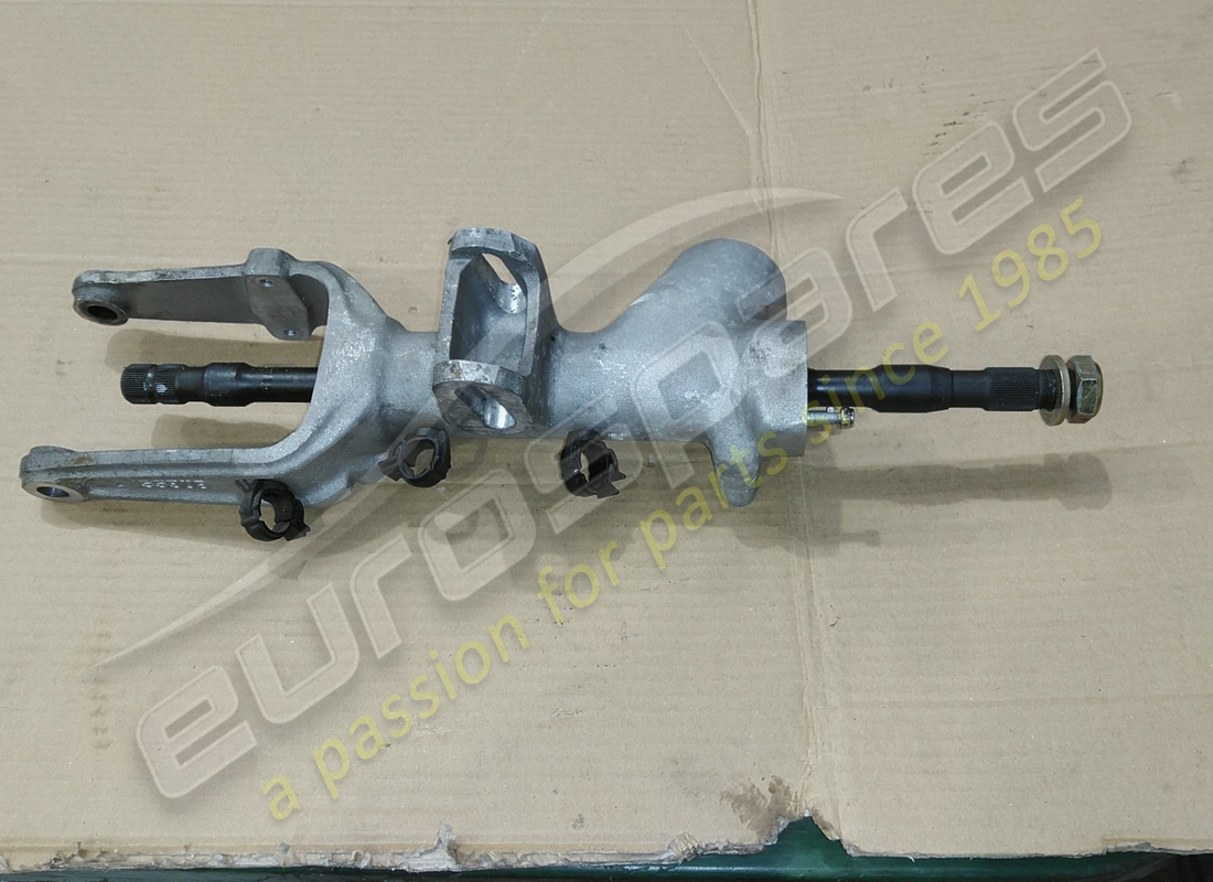 USATO Eurospares ALBERO SUPERIORE CON SUPPORTO COLONNA. NUMERO PARTE EAP1384819 (1)