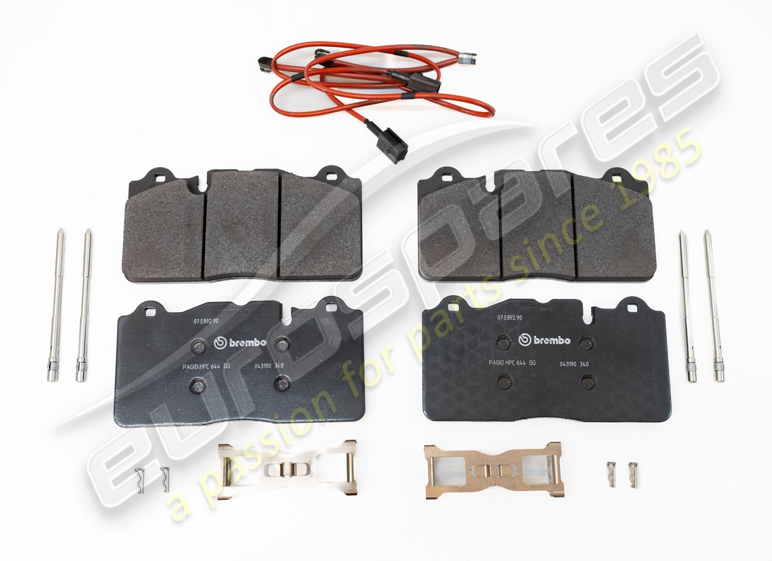 NUOVO FERRARI SET PASTIGLIE ANTERIORI F1. NUMERO PARTE 70007789 (1) nuovo ferrari set pastiglie anteriori f1. numero parte 70007789 (1)