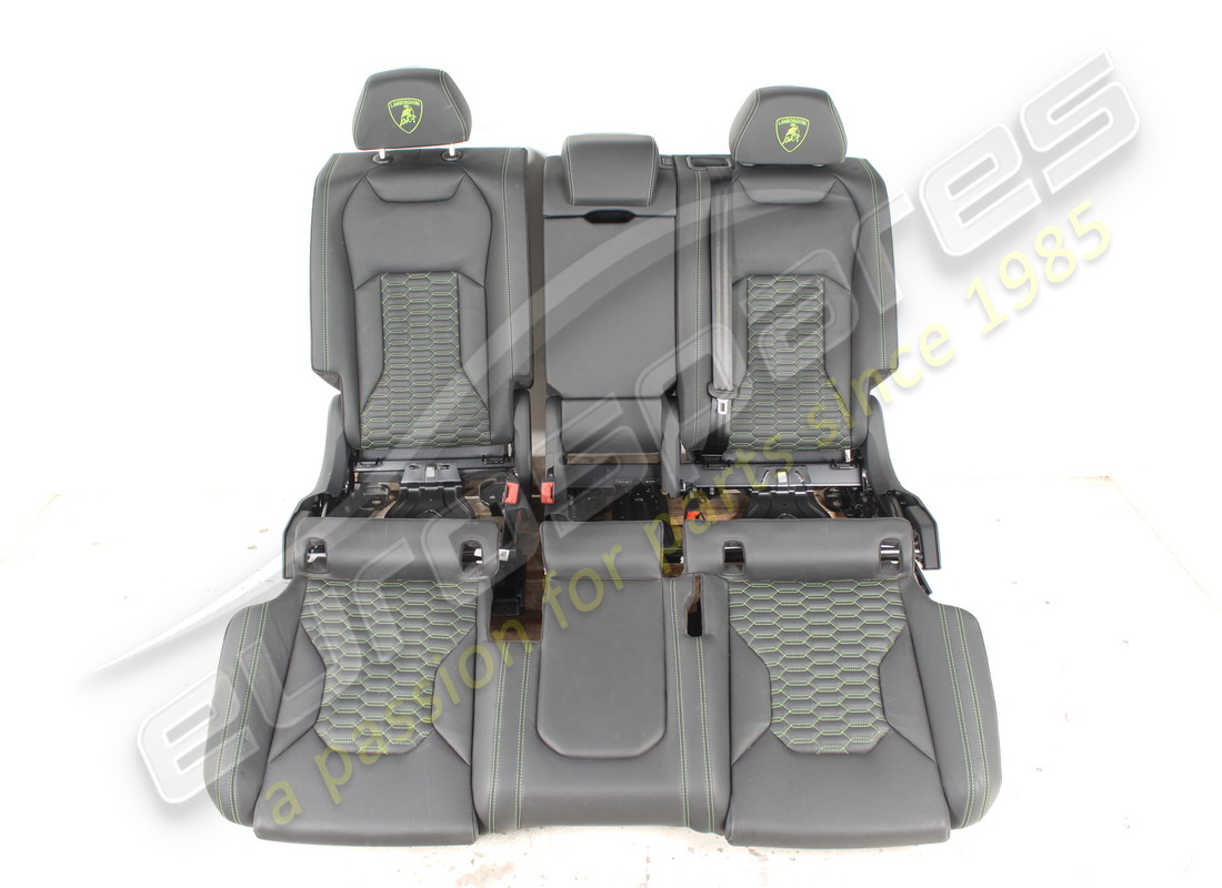 set di sedili completo usato eurospares urus. numero parte eap1227394 (8)