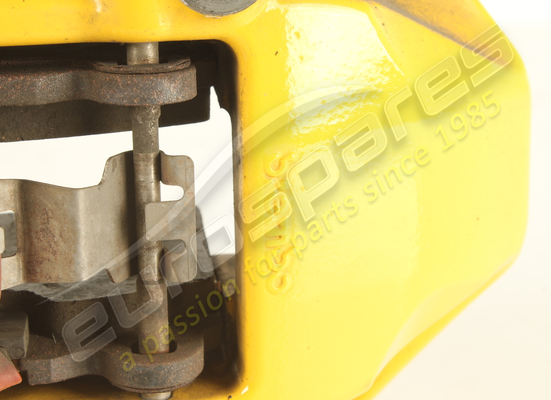 pinza posteriore sx usata ferrari con pastiglie. numero parte 311676 (3)
